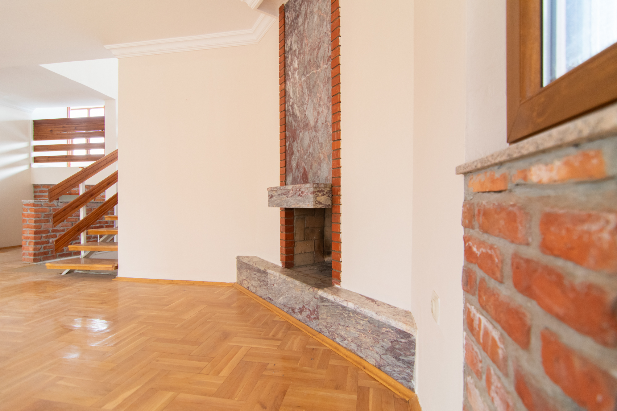 TURAN GÜNEŞ BULVARI MSB LOJMANLARI KARŞISINDA 5+1 DAİRE