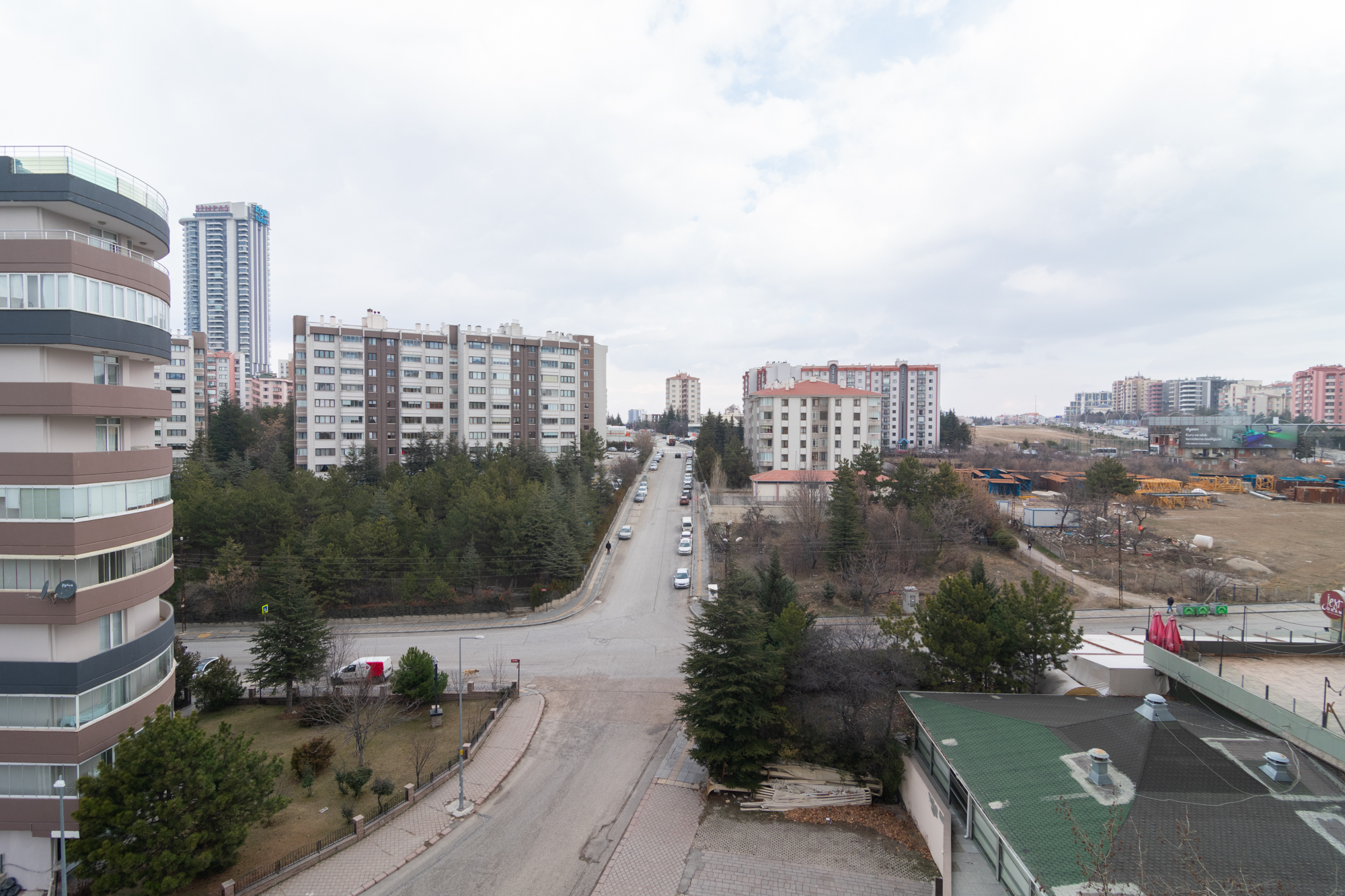 TURAN GÜNEŞ BULVARI MSB LOJMANLARI KARŞISINDA 5+1 DAİRE