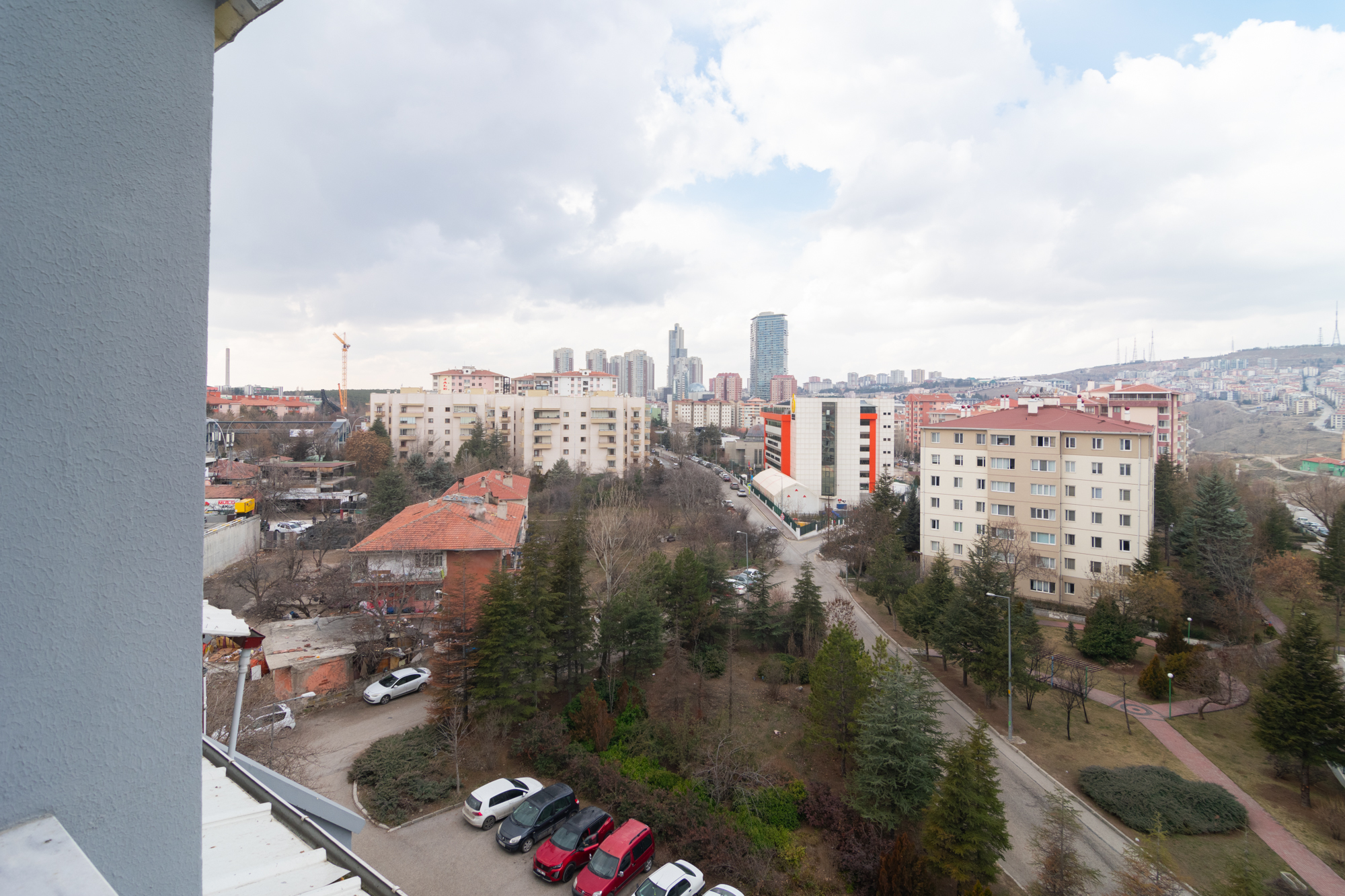 TURAN GÜNEŞ BULVARI MSB LOJMANLARI KARŞISINDA 5+1 DAİRE