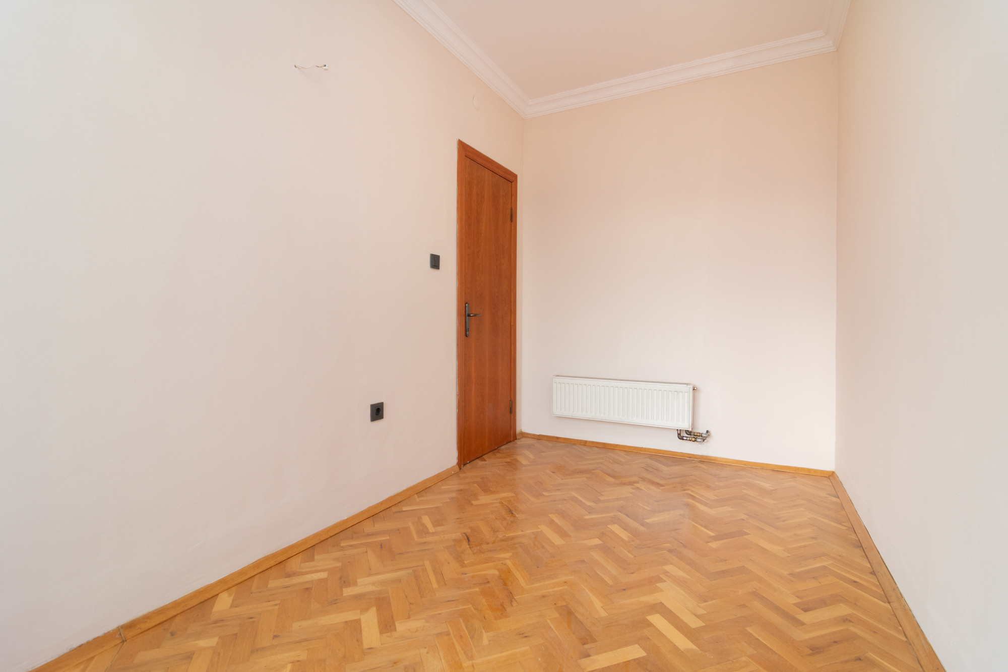 TURAN GÜNEŞ BULVARI MSB LOJMANLARI KARŞISINDA 5+1 DAİRE