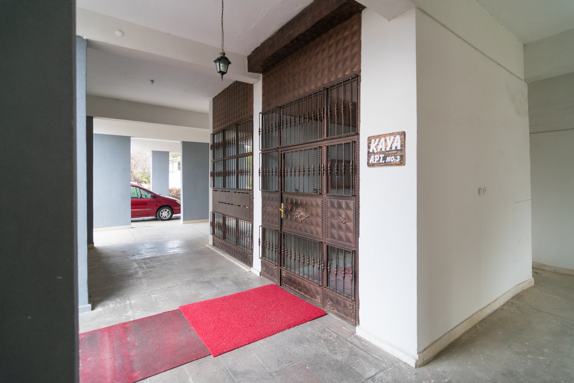 TURAN GÜNEŞ BULVARI MSB LOJMANLARI KARŞISINDA 5+1 DAİRE