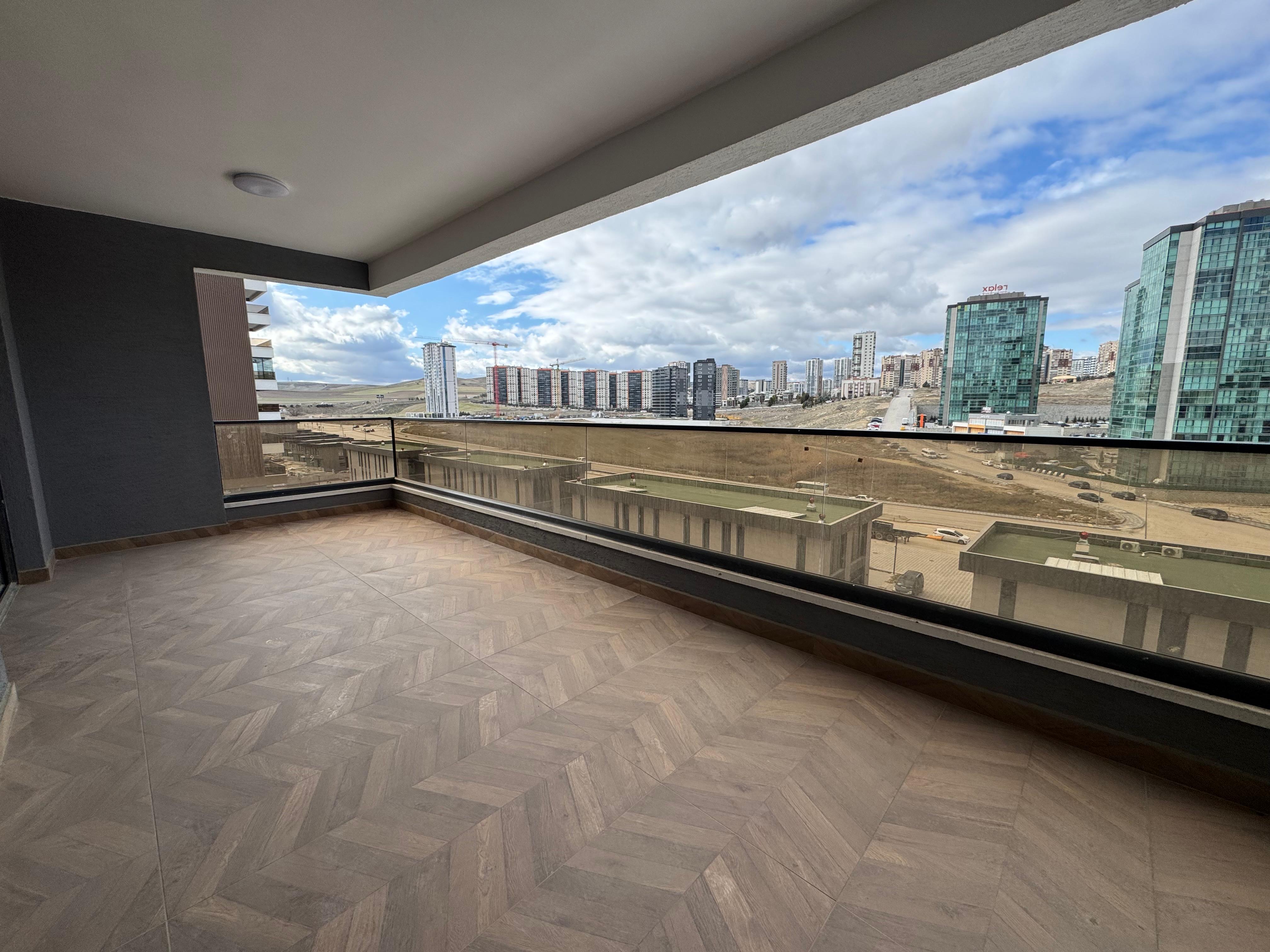 YAŞAMKENT'TE SEEÇKİN YAŞAM ULTRA LÜKS 4,5+1SIFIR DAİRE