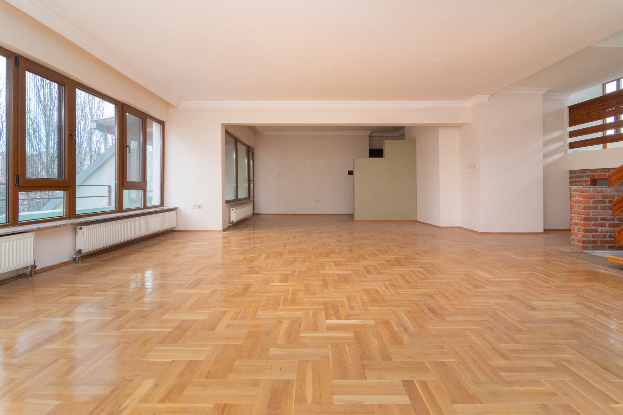 TURAN GÜNEŞ BULVARI MSB LOJMANLARI KARŞISINDA 5+1 DAİRE