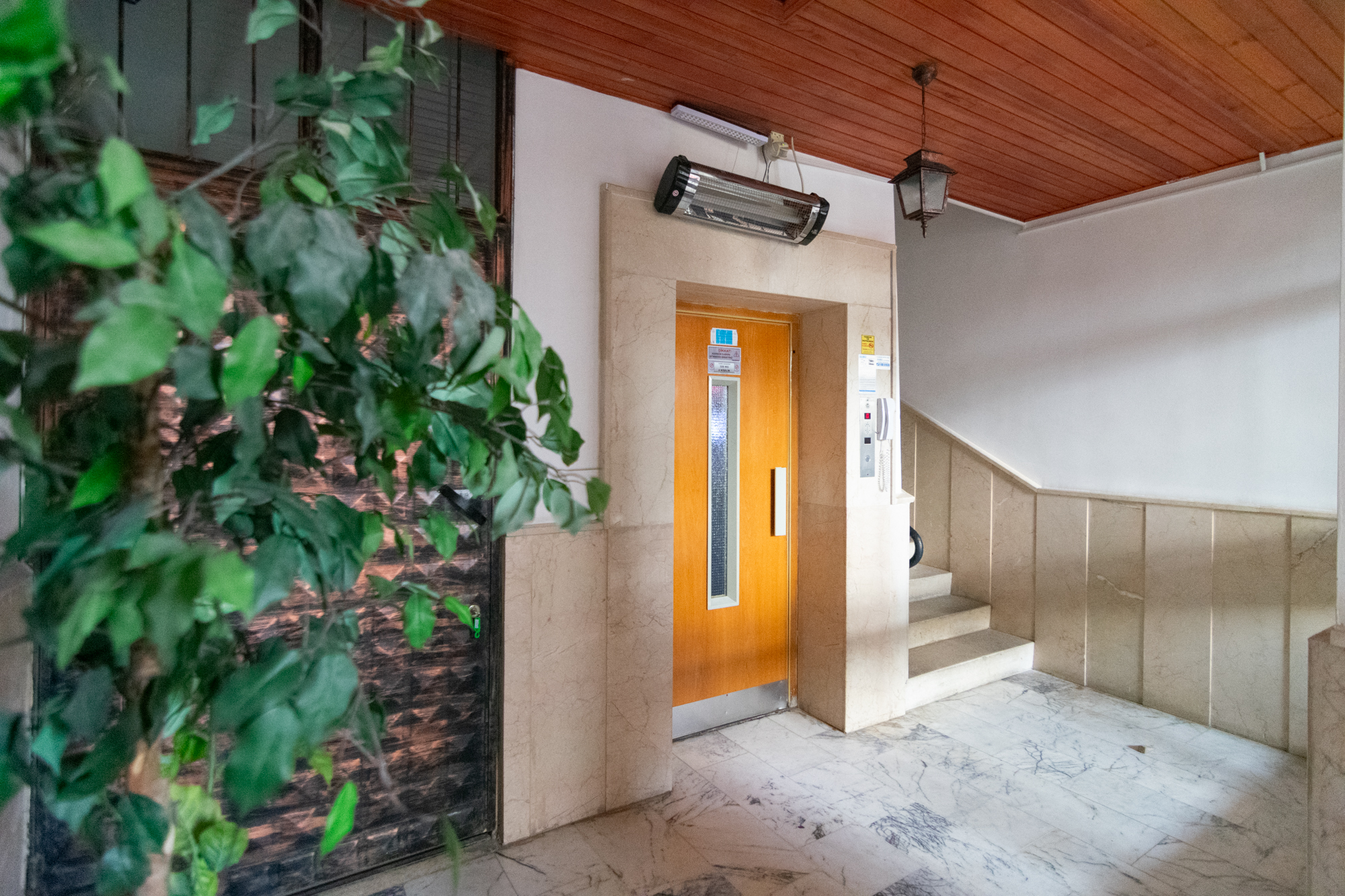 TURAN GÜNEŞ BULVARI MSB LOJMANLARI KARŞISINDA 5+1 DAİRE