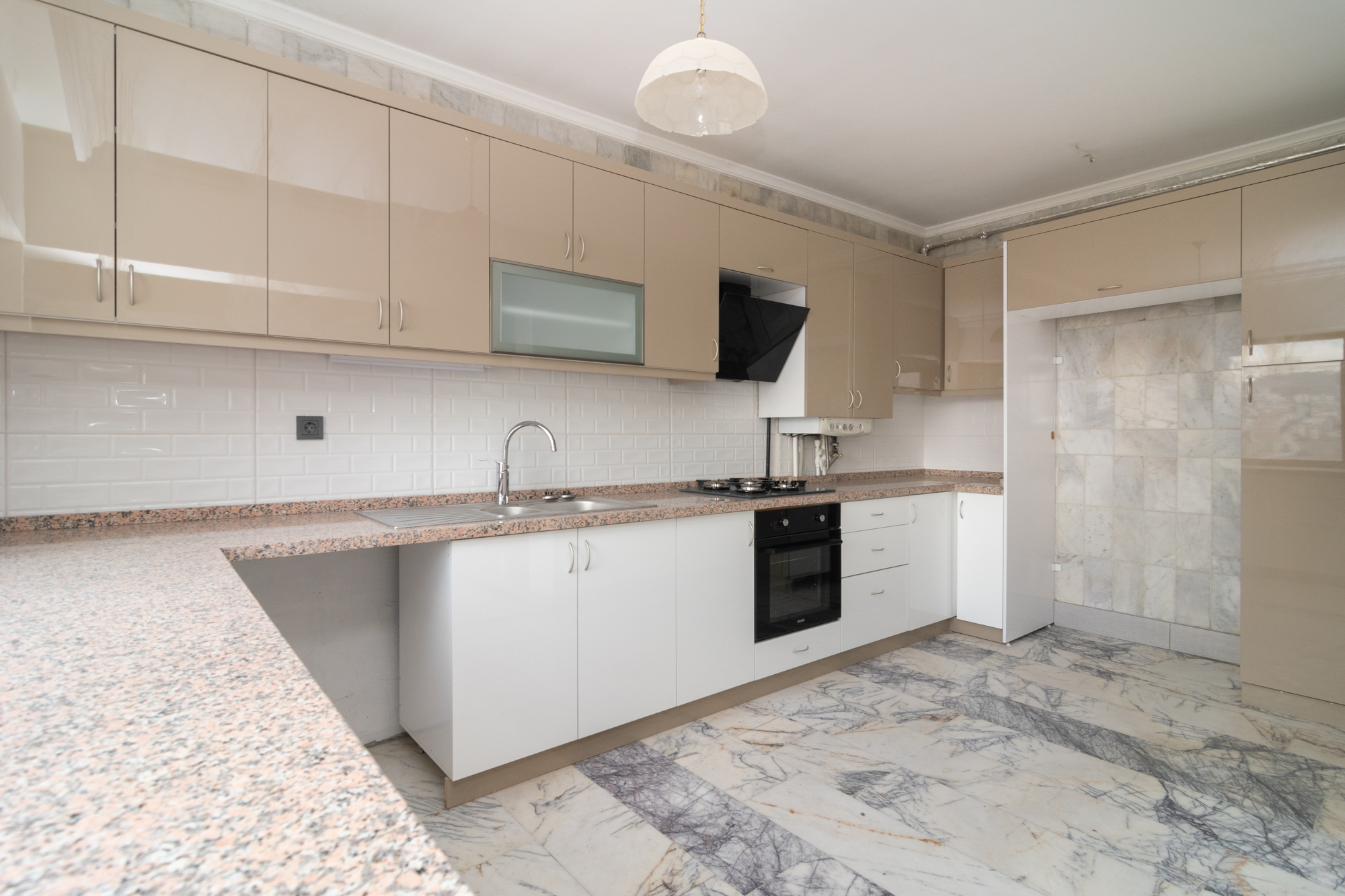 TURAN GÜNEŞ BULVARI MSB LOJMANLARI KARŞISINDA 5+1 DAİRE