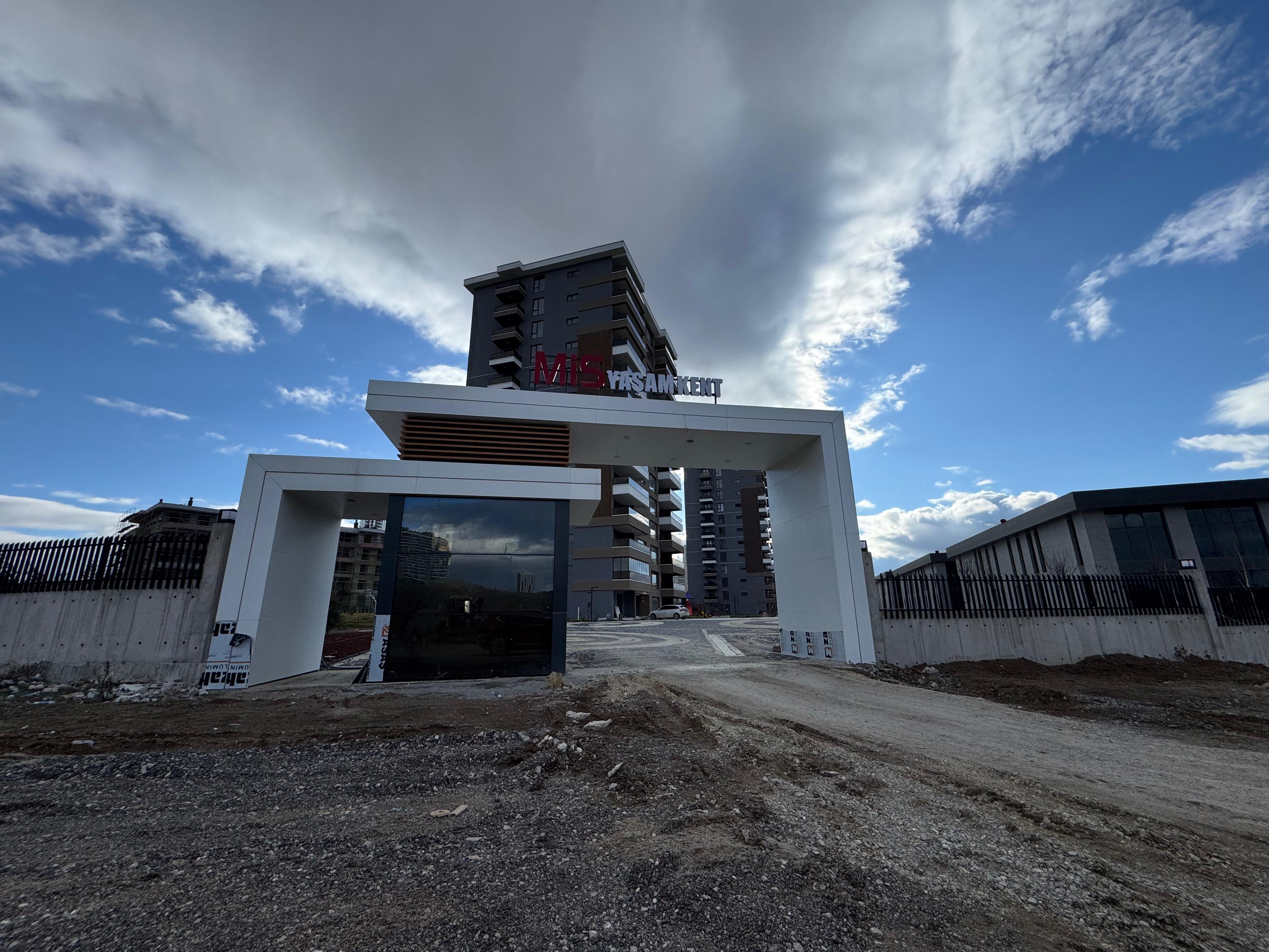 YAŞAMKENT'TE SEEÇKİN YAŞAM ULTRA LÜKS 4,5+1SIFIR DAİRE